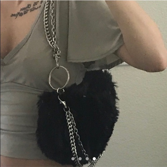 SOLD- Vintage Black Fur Goth Purse🖤 - Picture 4 of 4